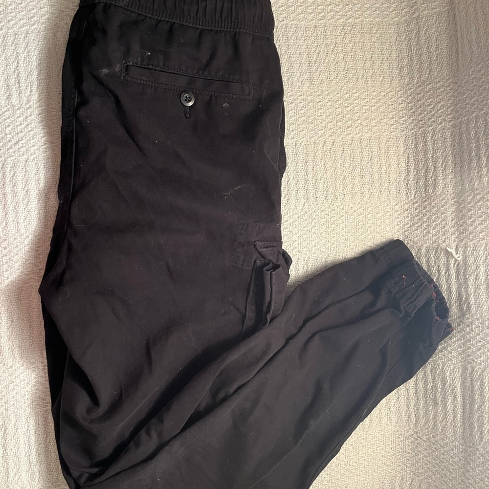 I’m selling American Eagle pants they are black
